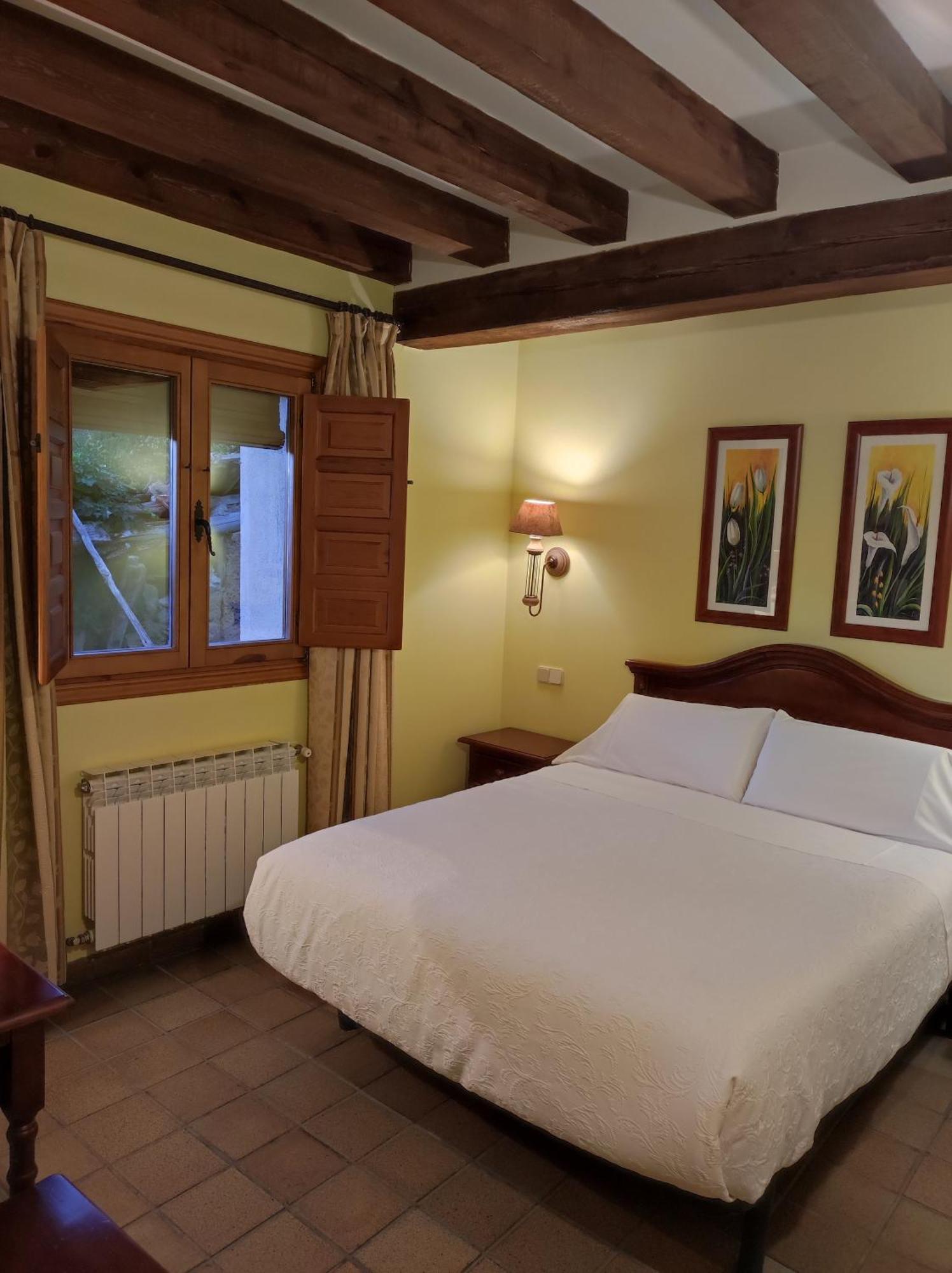 Hostal Posada La Panadera Sepúlveda Екстериор снимка