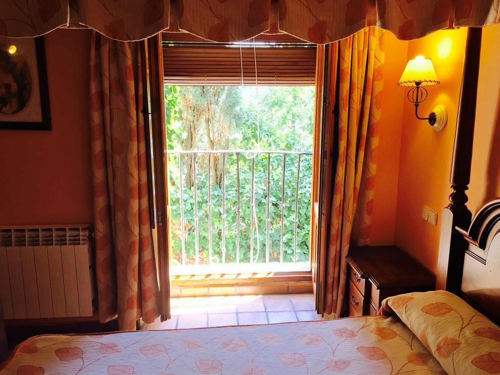 Hostal Posada La Panadera Sepúlveda Екстериор снимка